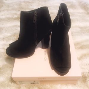 BCBGeneration Rocco Black Suede Bootie 7.5M